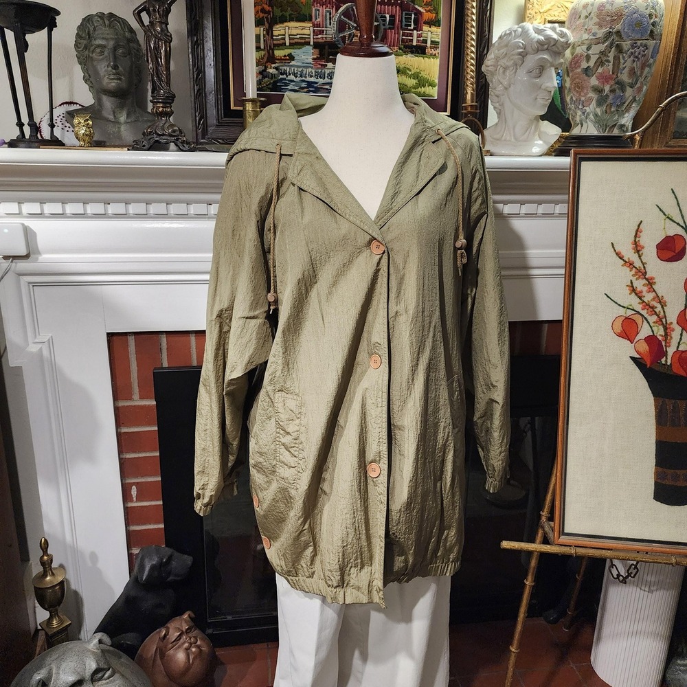 M Vintage Norm Thompson Windbreaker in Greenish Brown Color with Button Sides